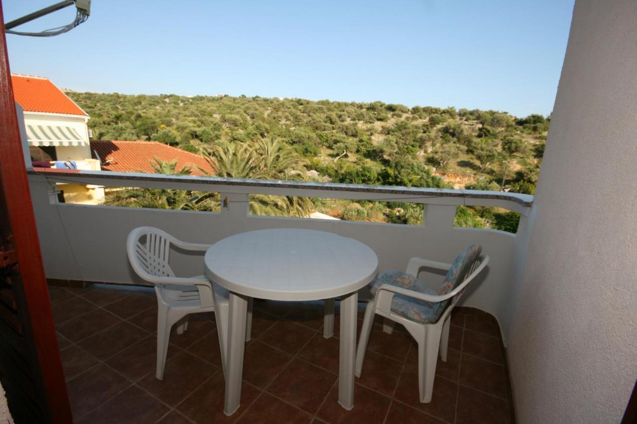 Apartments And Rooms By The Sea Jakisnica, Pag - 4160 Lun  Exteriör bild