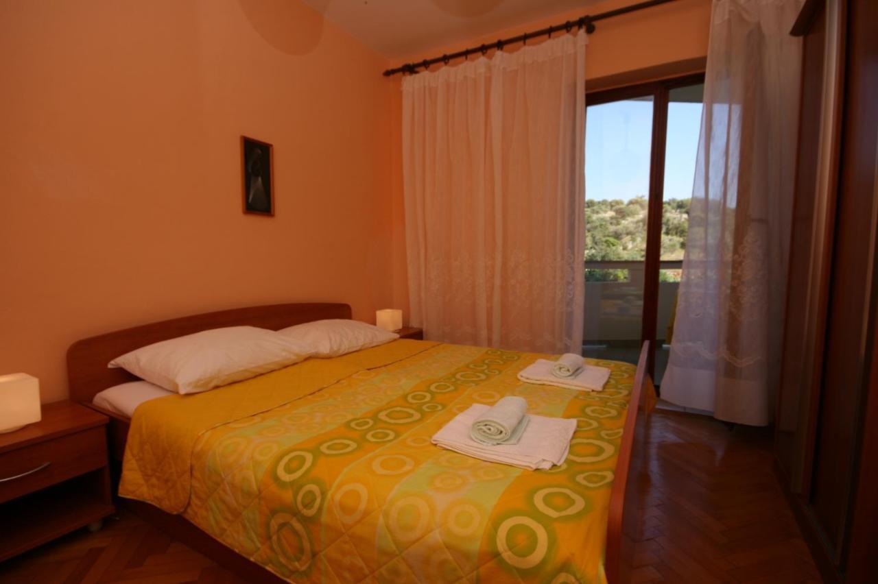 Apartments And Rooms By The Sea Jakisnica, Pag - 4160 Lun  Exteriör bild