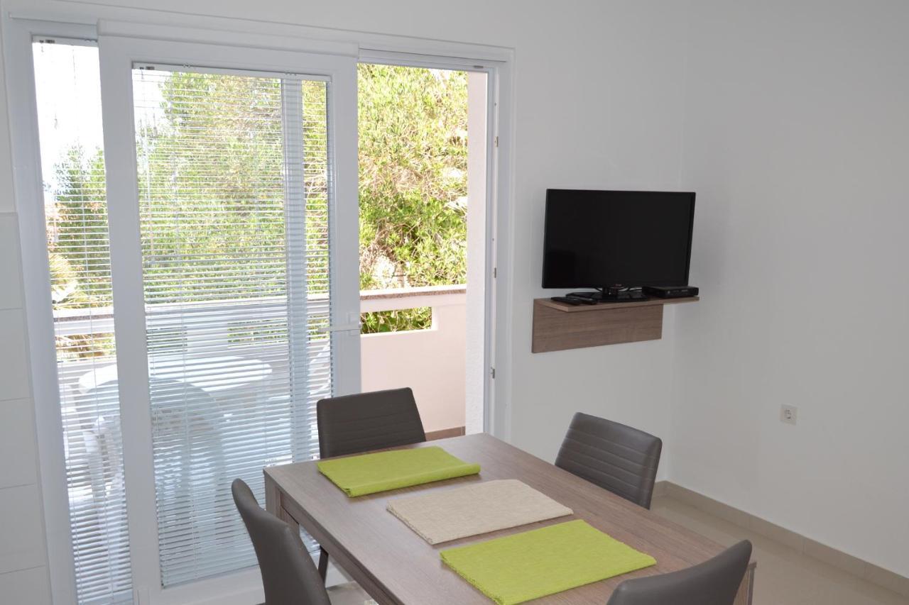 Apartments And Rooms By The Sea Jakisnica, Pag - 4160 Lun  Exteriör bild