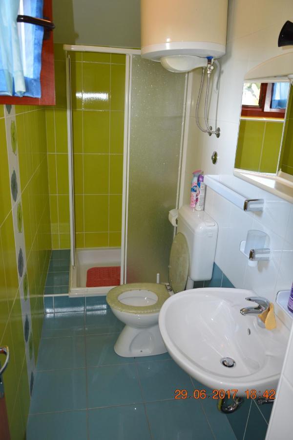 Apartments And Rooms By The Sea Jakisnica, Pag - 4160 Lun  Exteriör bild