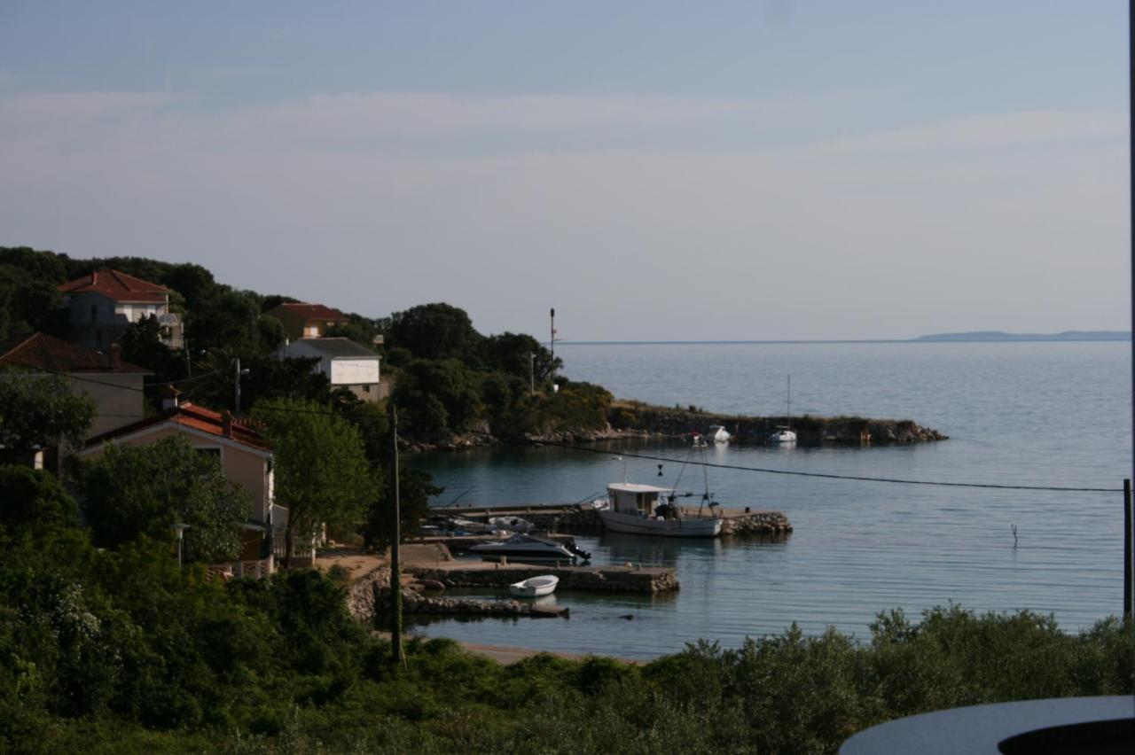 Apartments And Rooms By The Sea Jakisnica, Pag - 4160 Lun  Exteriör bild