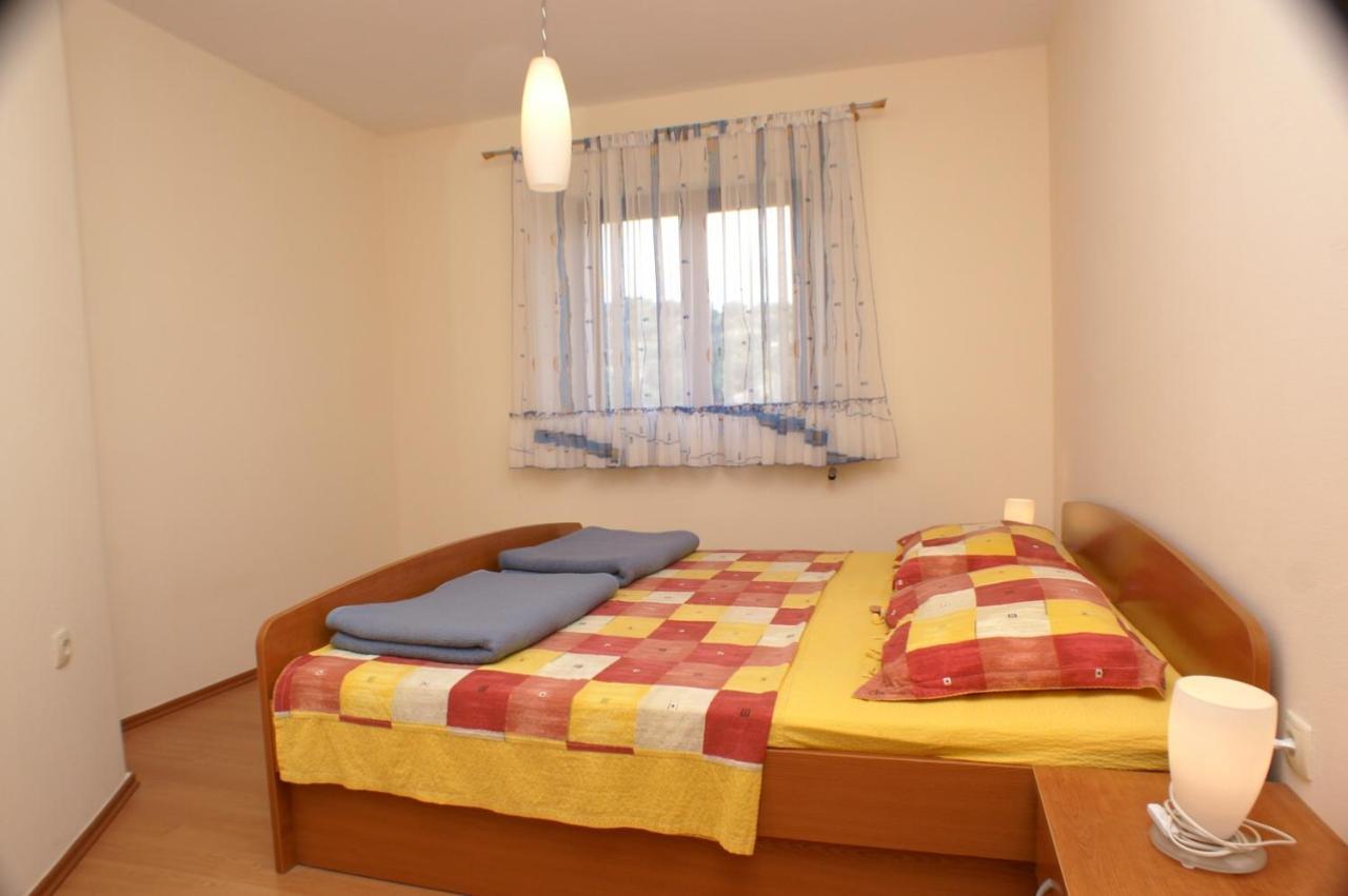 Apartments And Rooms By The Sea Jakisnica, Pag - 4160 Lun  Exteriör bild