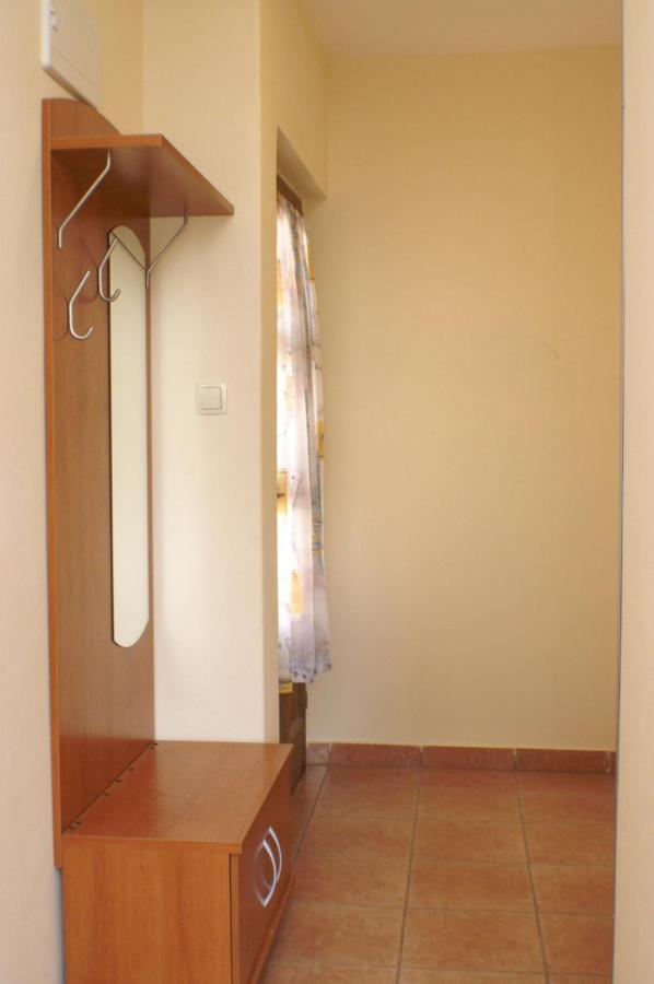 Apartments And Rooms By The Sea Jakisnica, Pag - 4160 Lun  Exteriör bild