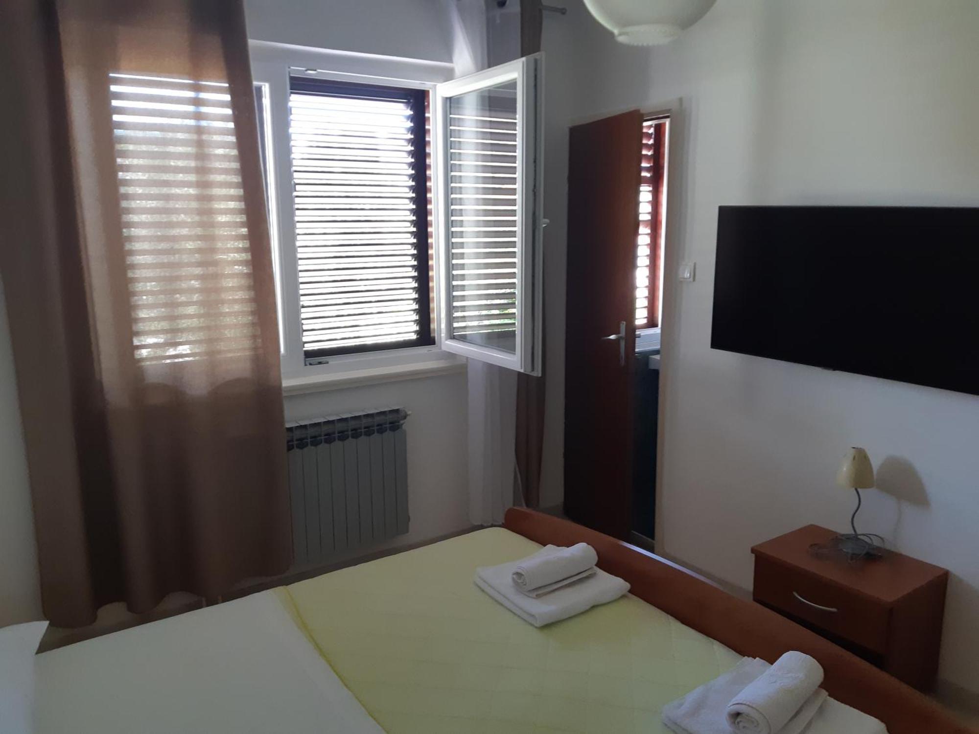 Apartments And Rooms By The Sea Jakisnica, Pag - 4160 Lun  Rum bild