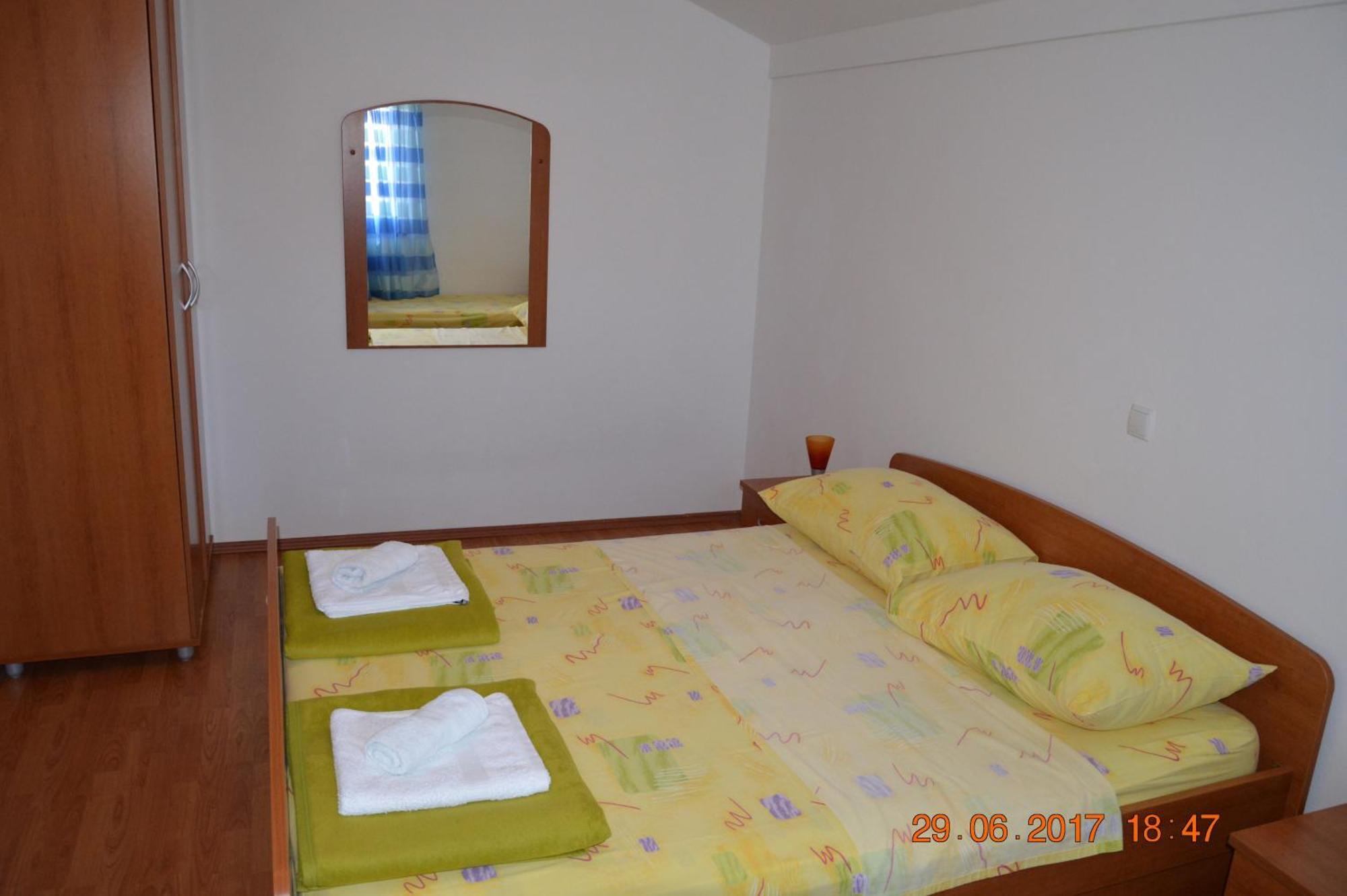 Apartments And Rooms By The Sea Jakisnica, Pag - 4160 Lun  Rum bild
