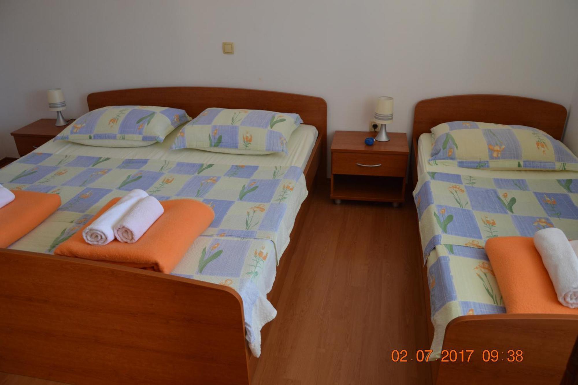 Apartments And Rooms By The Sea Jakisnica, Pag - 4160 Lun  Rum bild