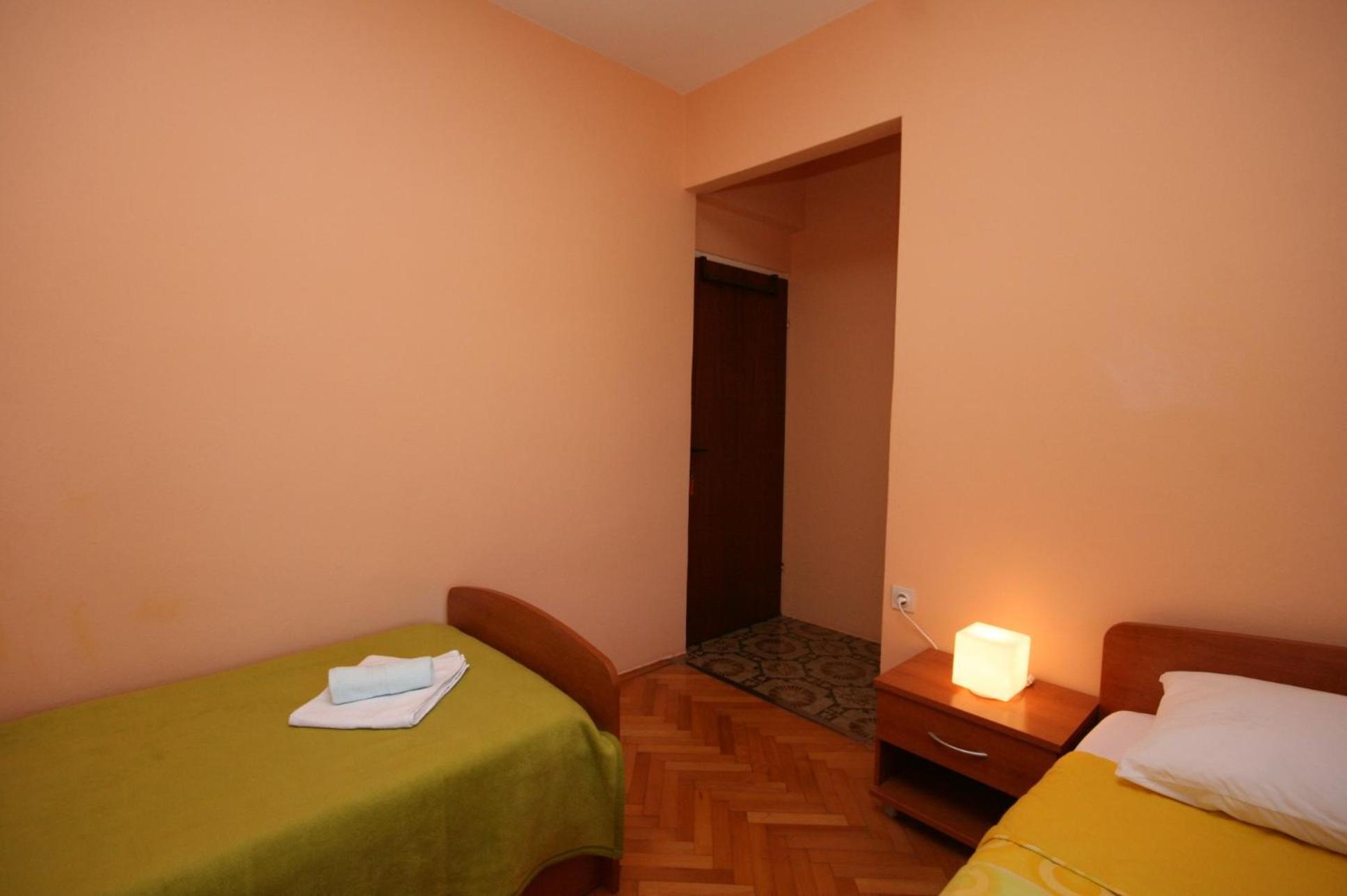 Apartments And Rooms By The Sea Jakisnica, Pag - 4160 Lun  Rum bild